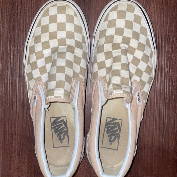 nude checkered vans